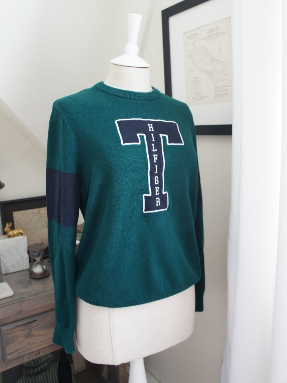 Tommy Hilfiger Embroidered Big T Varsity Crew Neck Sweater Size Small